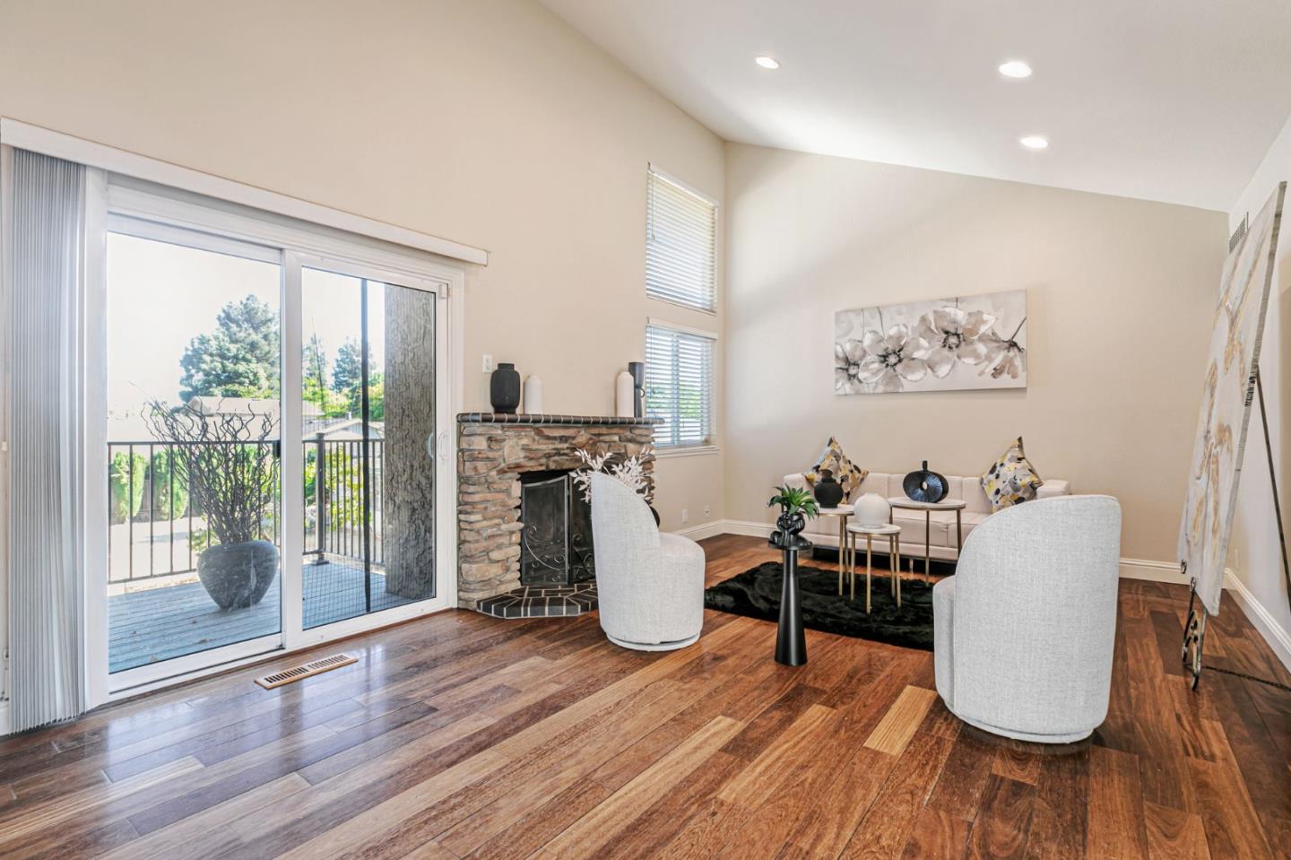 Detail Gallery Image 5 of 27 For 2128 Canoas Garden Ave #D,  San Jose,  CA 95125 - 2 Beds | 1/1 Baths