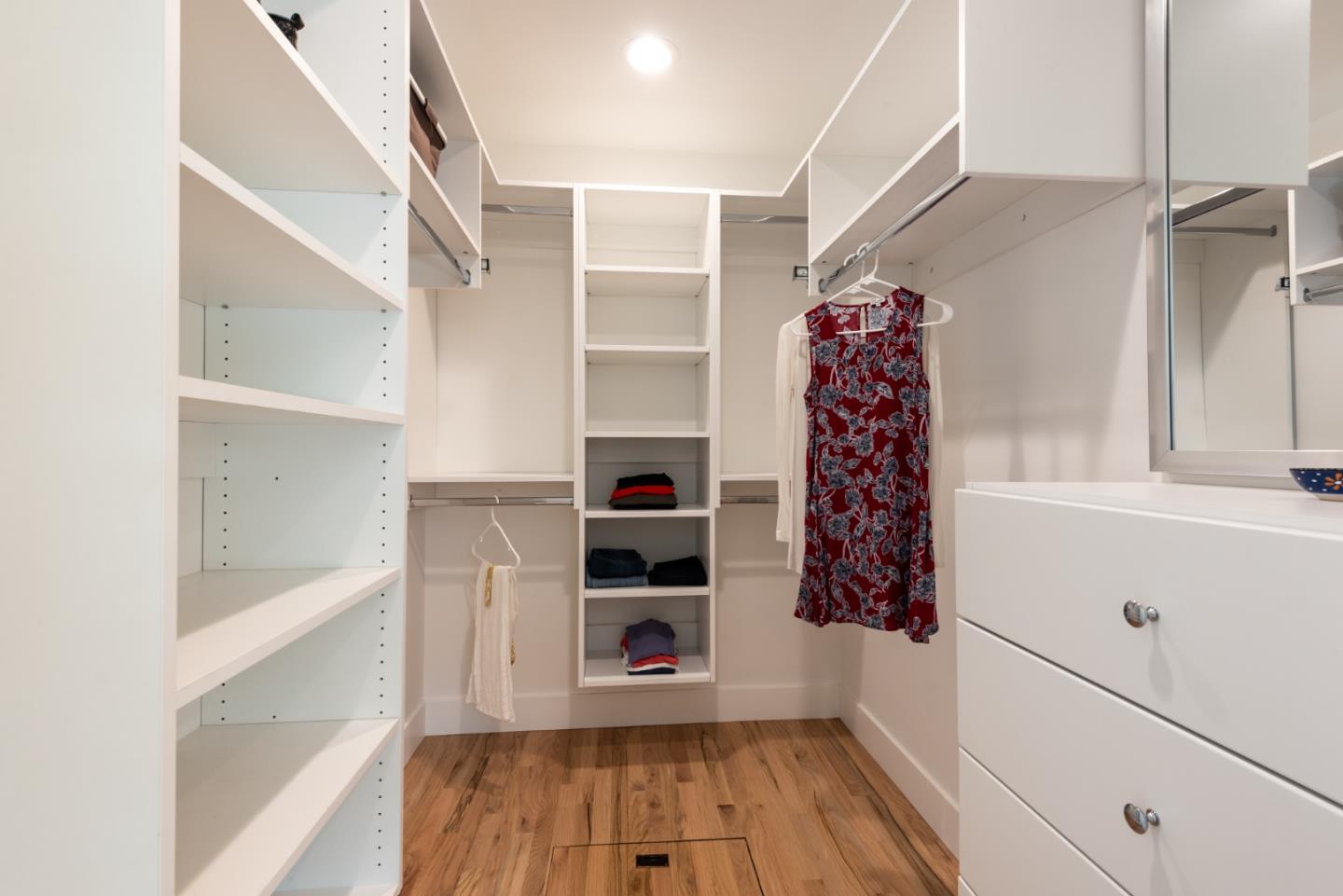 Detail Gallery Image 14 of 28 For 1891 Larkspur St, Yountville,  CA 94599 - 4 Beds | 2 Baths