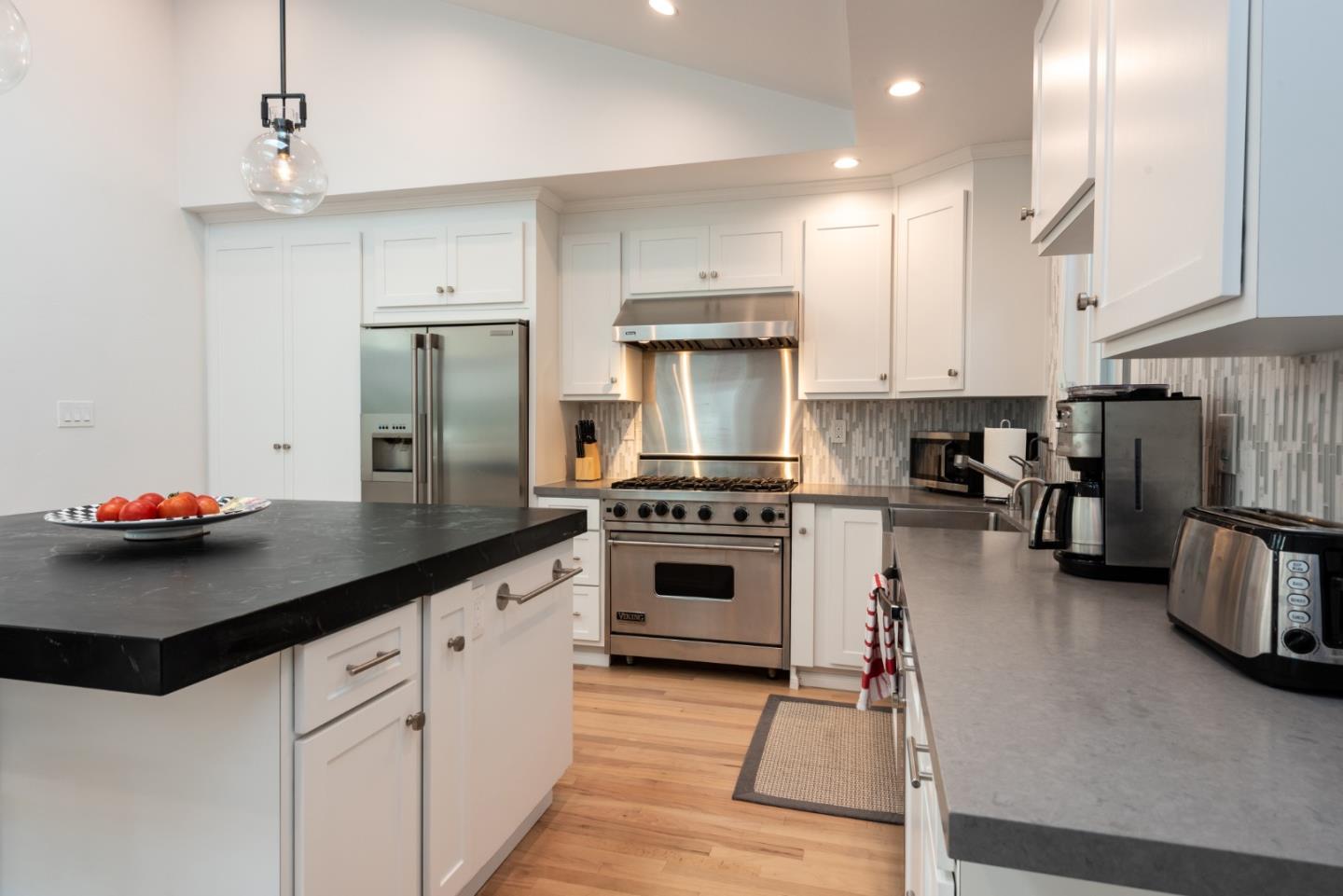 Detail Gallery Image 5 of 28 For 1891 Larkspur St, Yountville,  CA 94599 - 4 Beds | 2 Baths