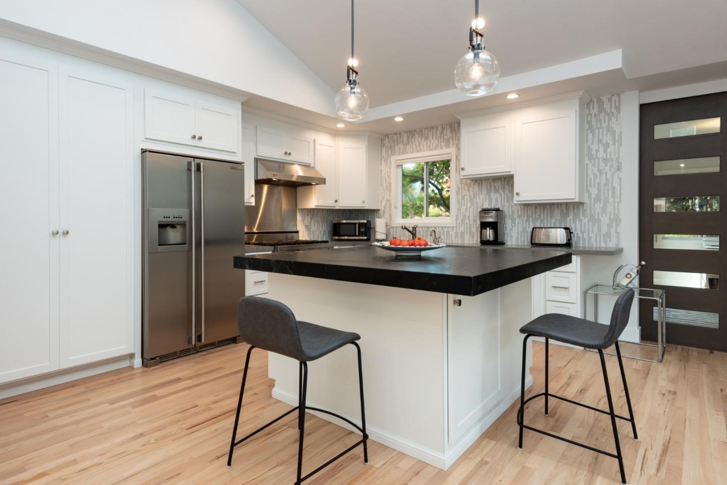 Detail Gallery Image 6 of 28 For 1891 Larkspur St, Yountville,  CA 94599 - 4 Beds | 2 Baths