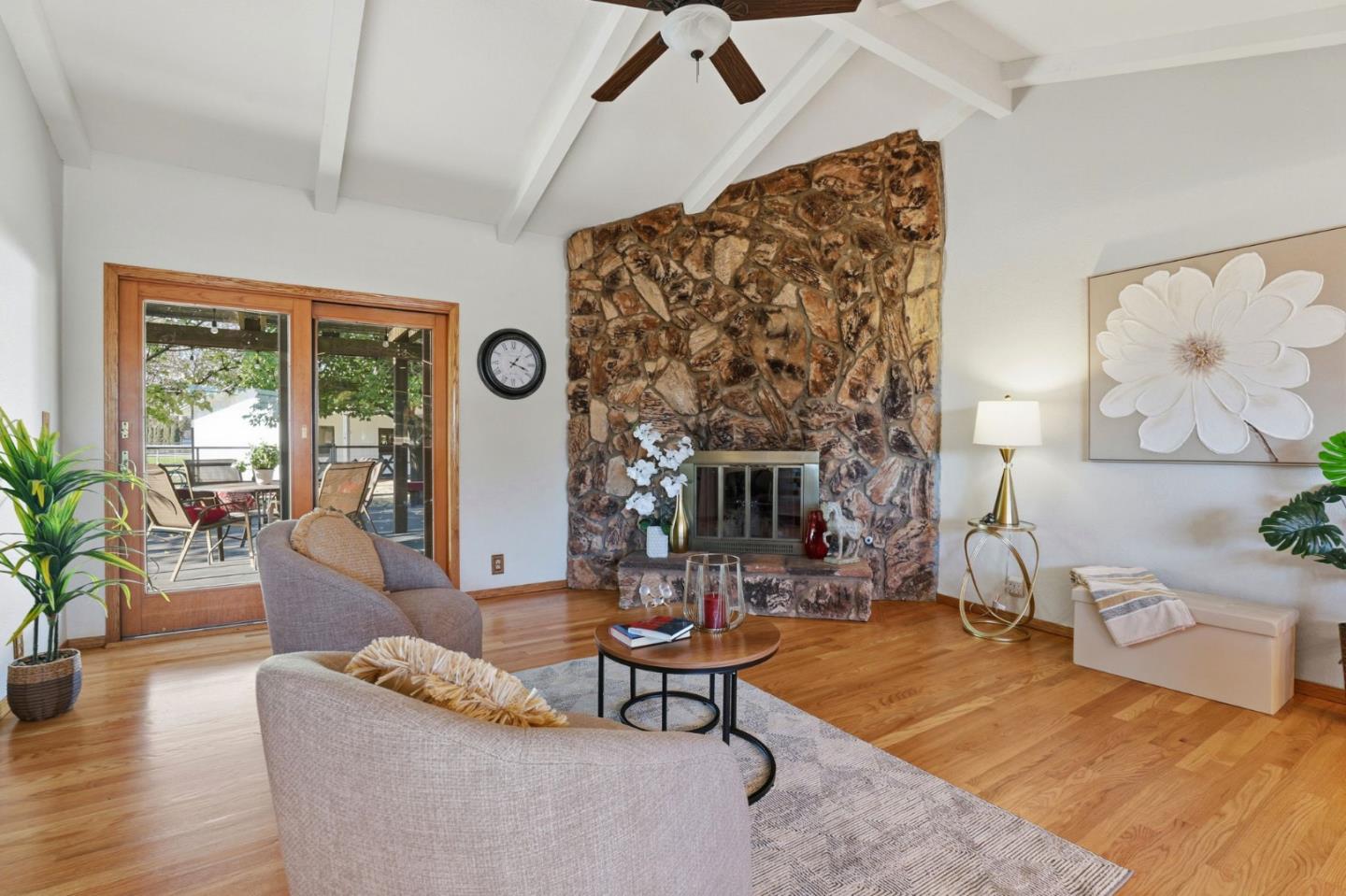 Detail Gallery Image 10 of 52 For 12101 Columbet Ave, San Martin,  CA 95046 - 3 Beds | 2 Baths