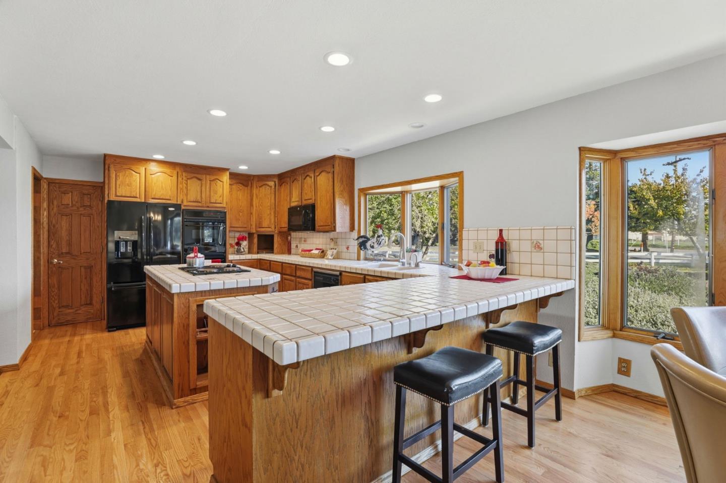 Detail Gallery Image 12 of 52 For 12101 Columbet Ave, San Martin,  CA 95046 - 3 Beds | 2 Baths