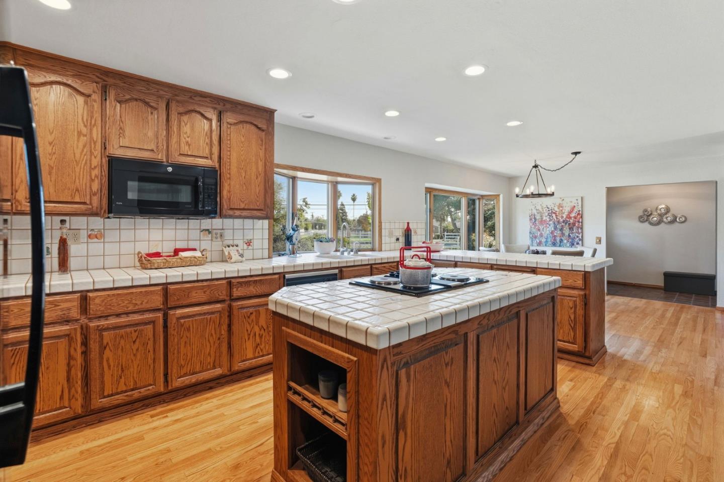 Detail Gallery Image 13 of 52 For 12101 Columbet Ave, San Martin,  CA 95046 - 3 Beds | 2 Baths