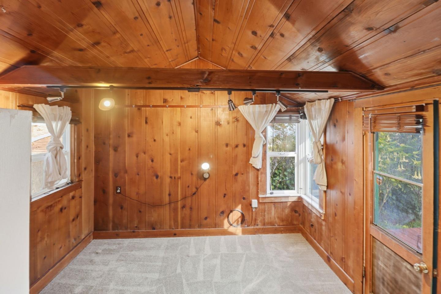 Detail Gallery Image 11 of 25 For 500 Humboldt Rd #B,  Brisbane,  CA 94005 - 1 Beds | 1 Baths