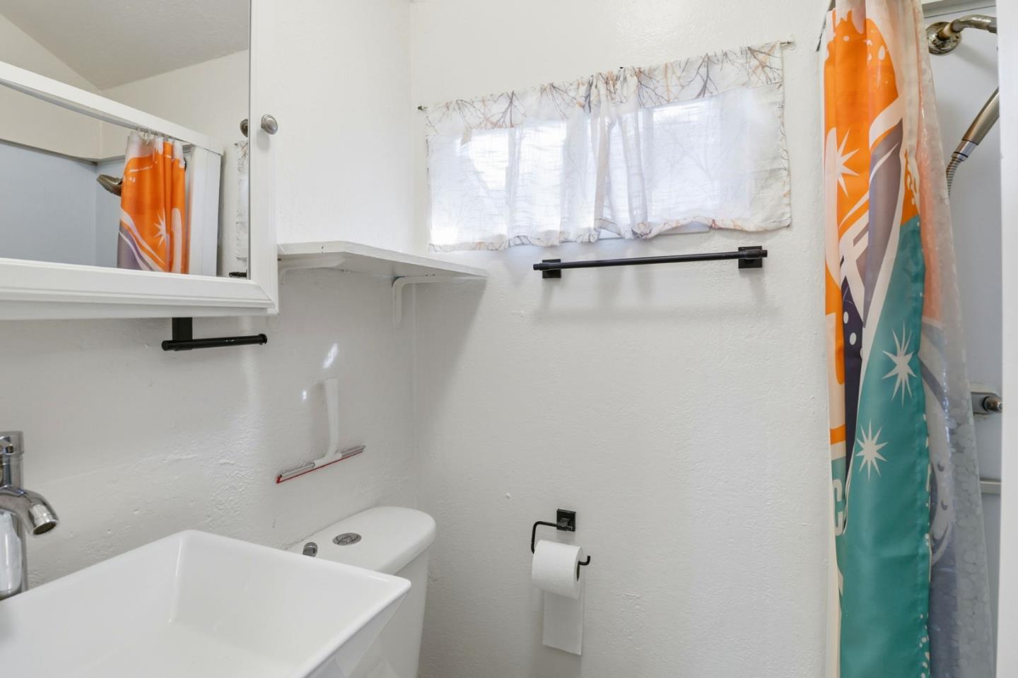 Detail Gallery Image 14 of 25 For 500 Humboldt Rd #B,  Brisbane,  CA 94005 - 1 Beds | 1 Baths