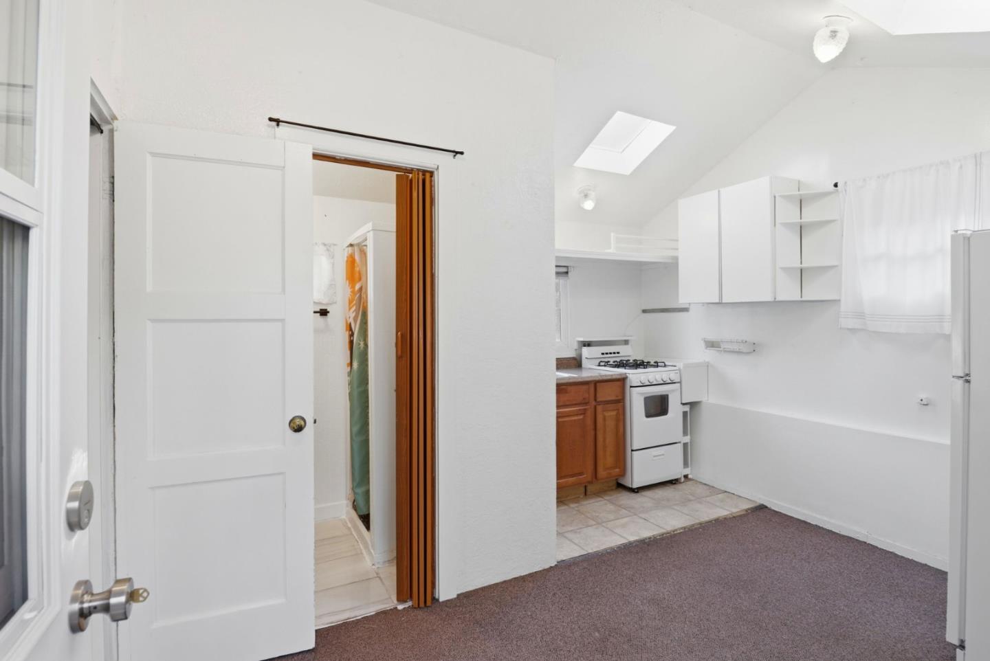 Detail Gallery Image 5 of 25 For 500 Humboldt Rd #B,  Brisbane,  CA 94005 - 1 Beds | 1 Baths