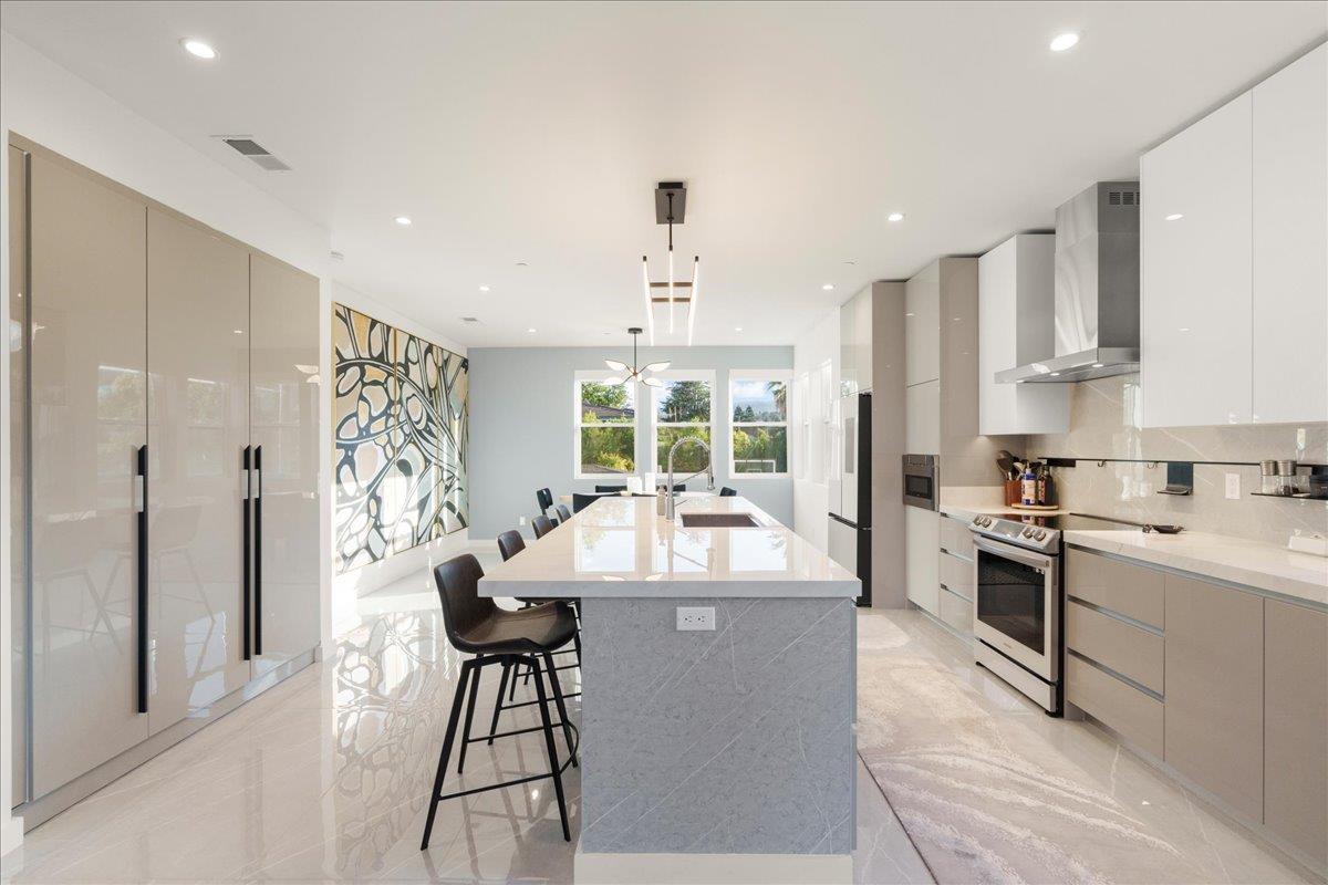 Detail Gallery Image 19 of 61 For 22540 Stevens Creek Blvd, Cupertino,  CA 95014 - 4 Beds | 4 Baths