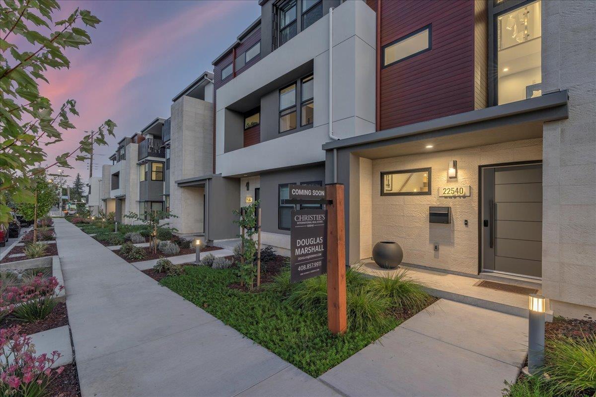 Detail Gallery Image 9 of 61 For 22540 Stevens Creek Blvd, Cupertino,  CA 95014 - 4 Beds | 4 Baths