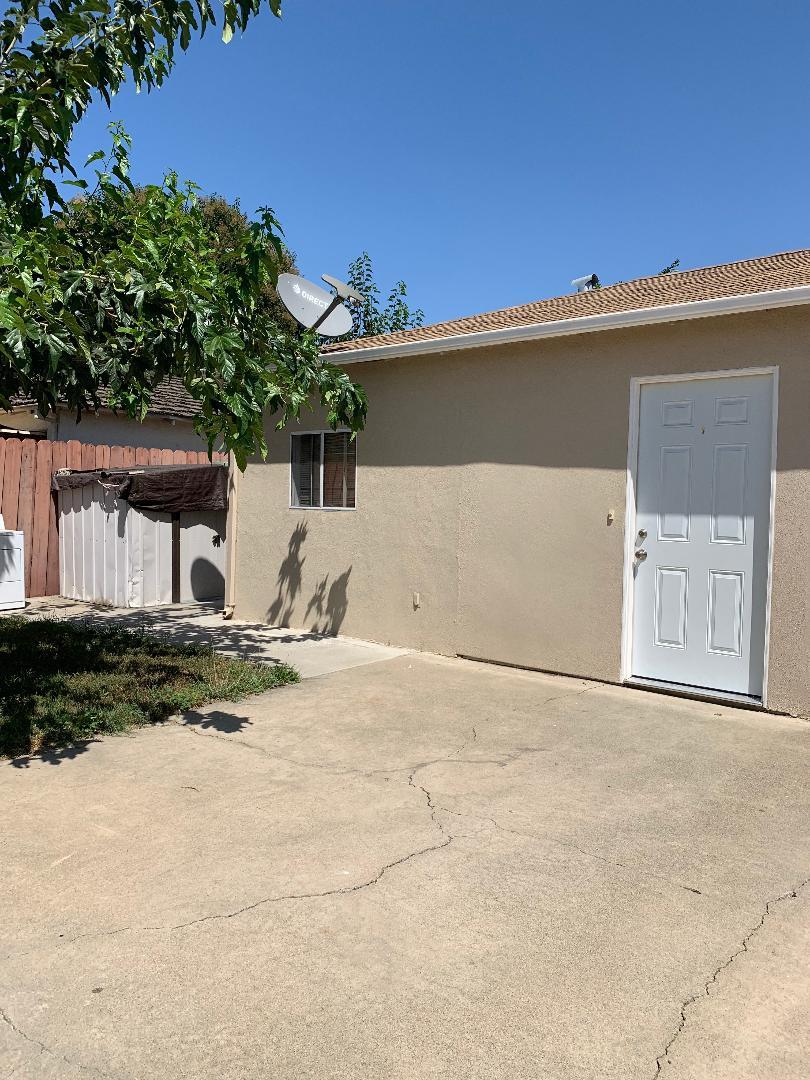 Detail Gallery Image 5 of 5 For 738 N 14th St #B,  San Jose,  CA 95112 - 1 Beds | 1 Baths