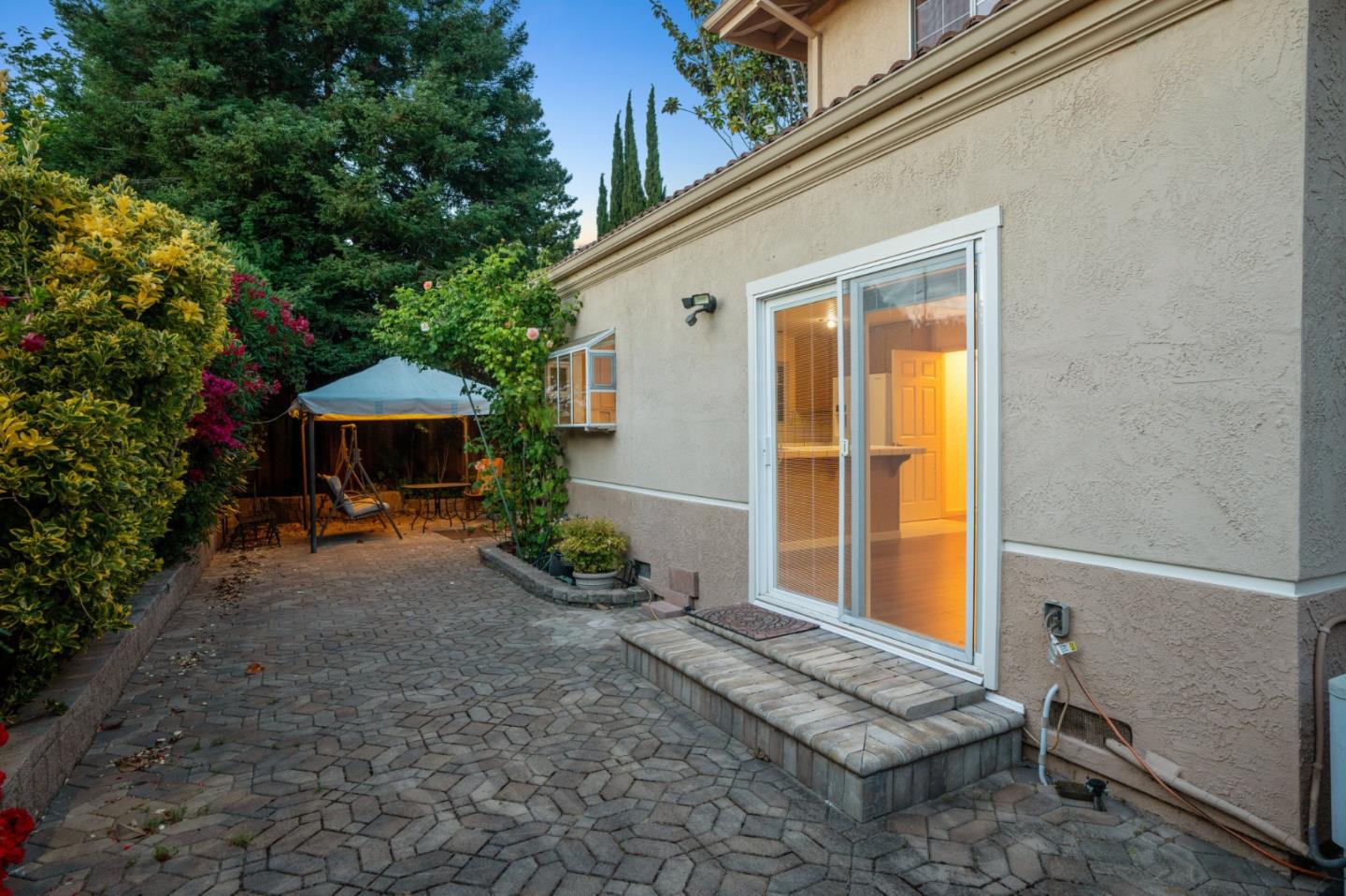 Detail Gallery Image 15 of 46 For 428 Bella Corte, Mountain View,  CA 94043 - 4 Beds | 2/1 Baths