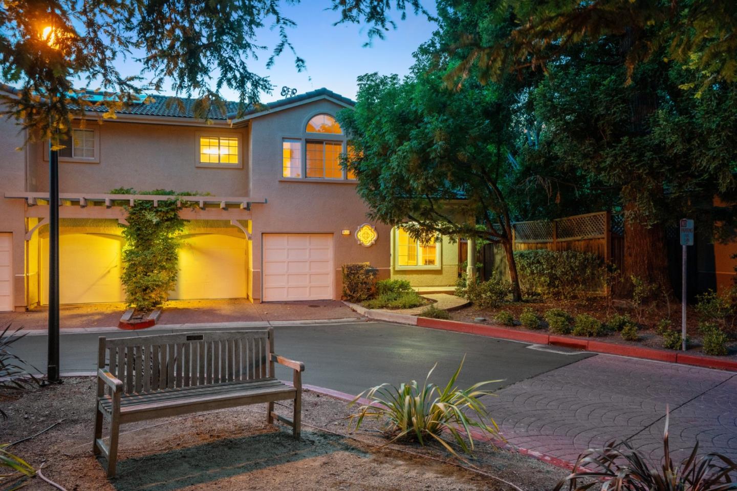 Detail Gallery Image 2 of 46 For 428 Bella Corte, Mountain View,  CA 94043 - 4 Beds | 2/1 Baths