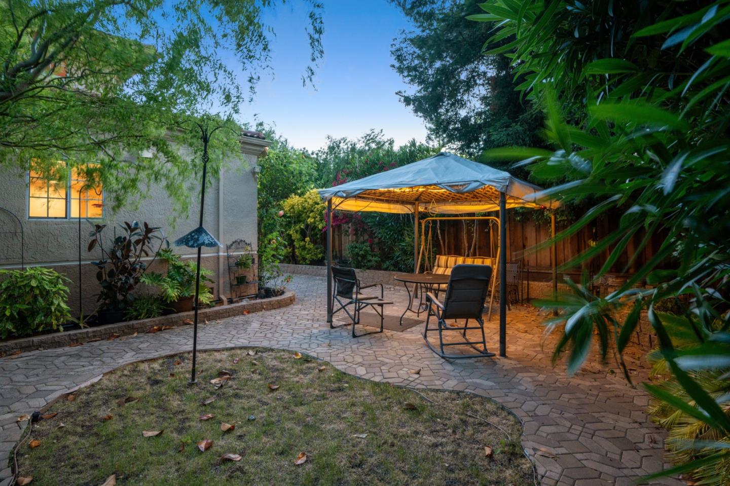 Detail Gallery Image 24 of 46 For 428 Bella Corte, Mountain View,  CA 94043 - 4 Beds | 2/1 Baths