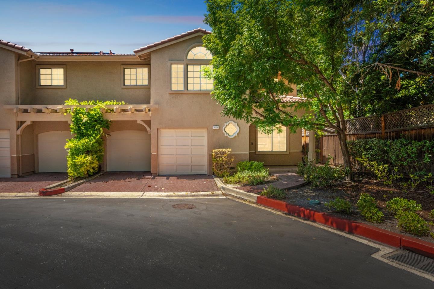 Detail Gallery Image 3 of 46 For 428 Bella Corte, Mountain View,  CA 94043 - 4 Beds | 2/1 Baths