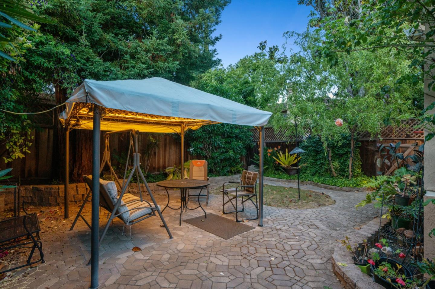 Detail Gallery Image 33 of 46 For 428 Bella Corte, Mountain View,  CA 94043 - 4 Beds | 2/1 Baths