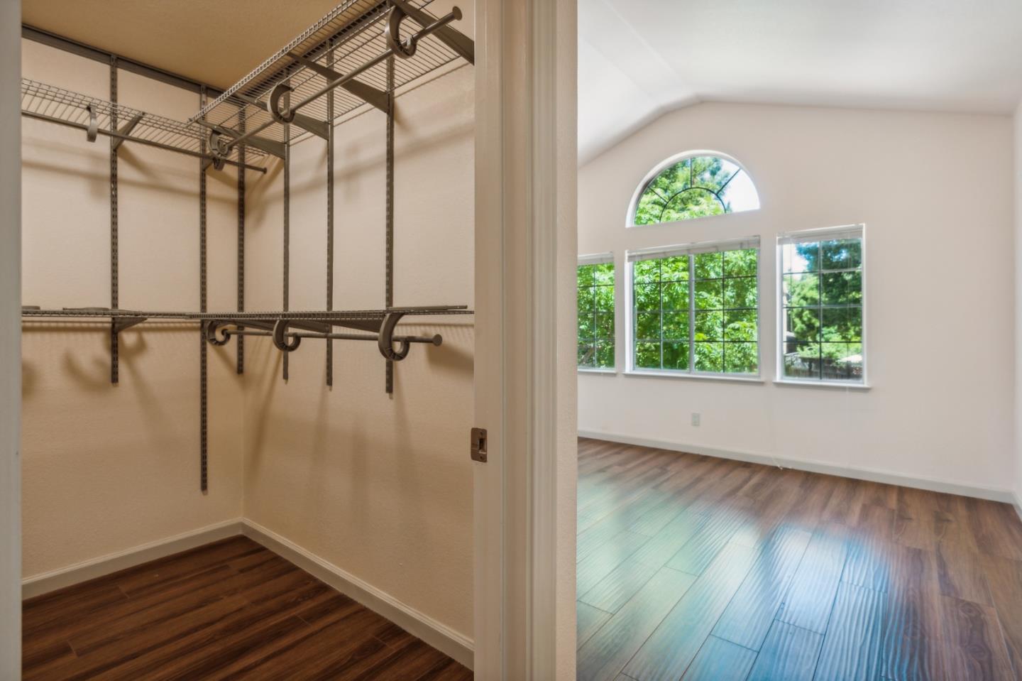 Detail Gallery Image 34 of 46 For 428 Bella Corte, Mountain View,  CA 94043 - 4 Beds | 2/1 Baths
