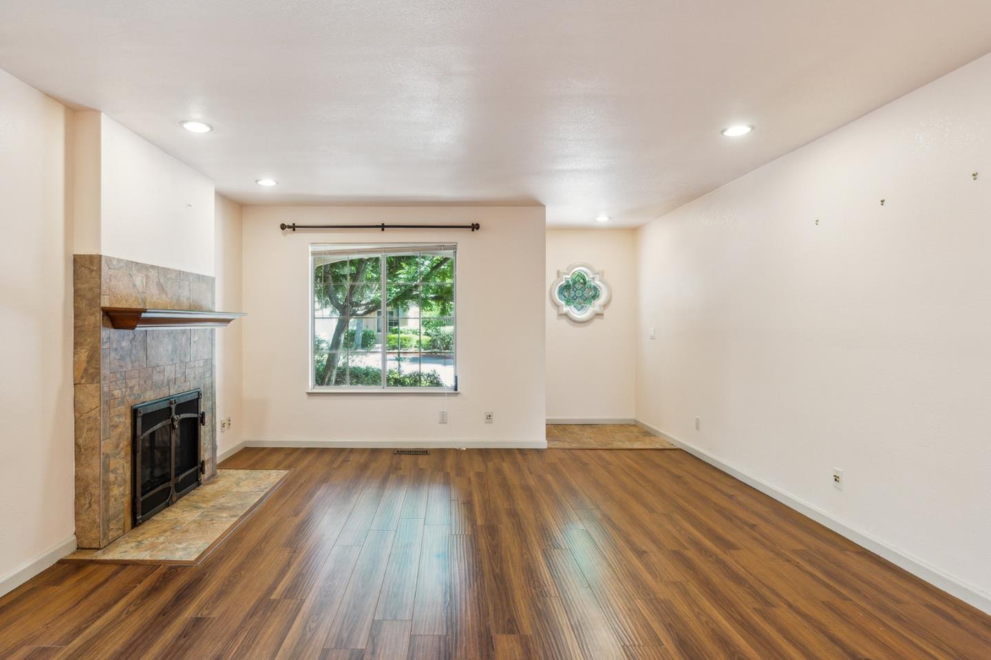 Detail Gallery Image 37 of 46 For 428 Bella Corte, Mountain View,  CA 94043 - 4 Beds | 2/1 Baths