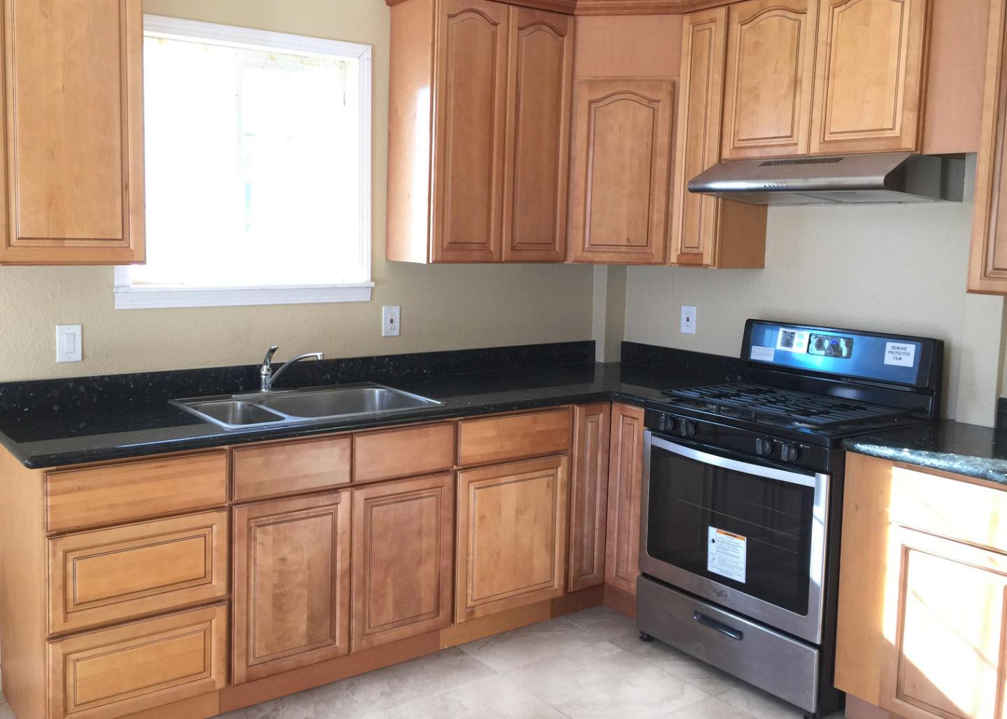 Detail Gallery Image 2 of 2 For 425 Mccreery Ave, San Jose,  CA 95116 - 4 Beds | 2 Baths