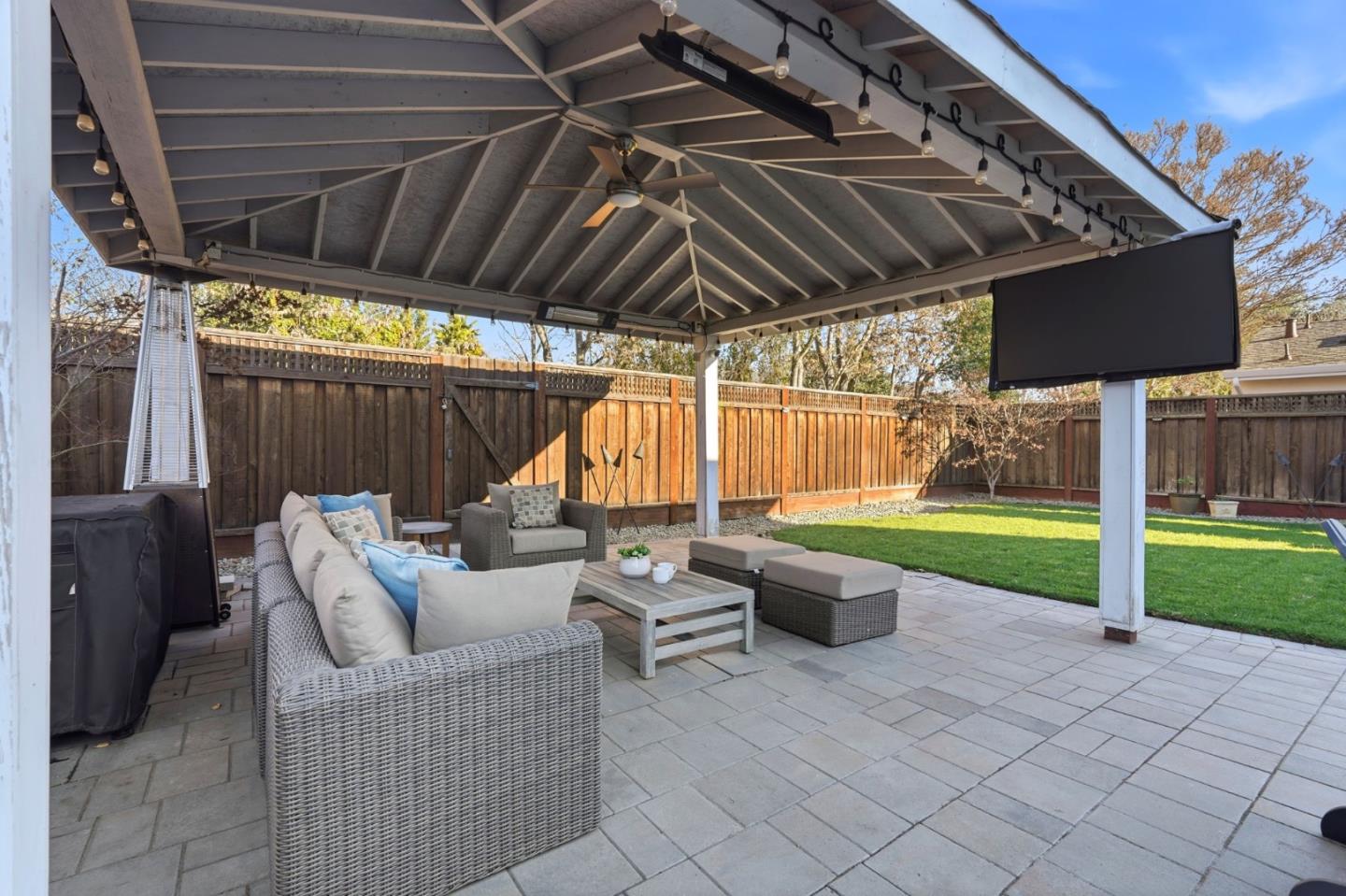 Detail Gallery Image 27 of 32 For 1556 Creek Dr, San Jose,  CA 95125 - 4 Beds | 2/1 Baths