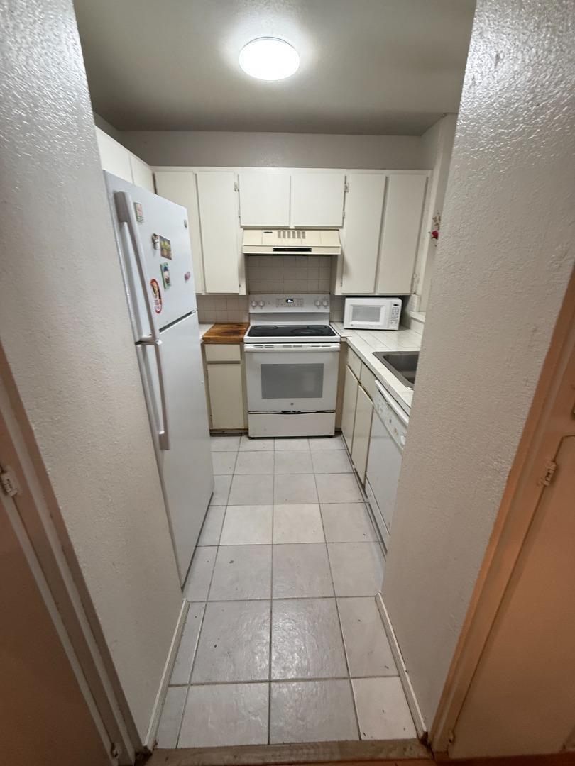 Detail Gallery Image 10 of 21 For 1140 Whipple Ave #22,  Redwood City,  CA 94062 - 2 Beds | 1 Baths