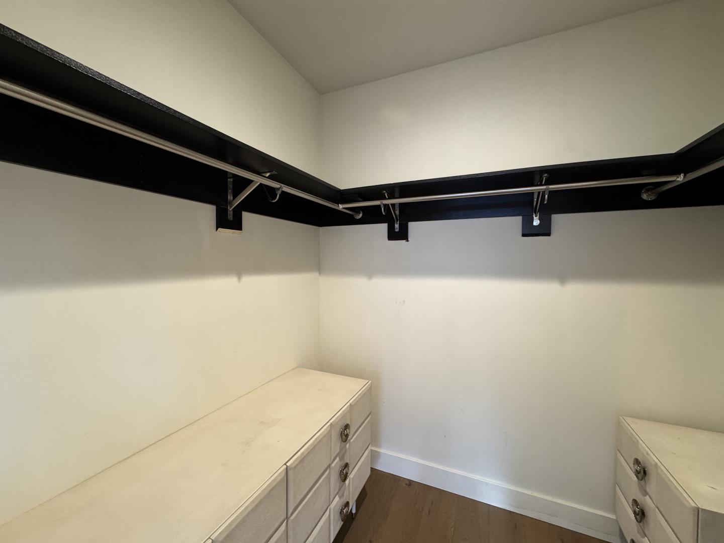 Detail Gallery Image 14 of 35 For 16 Hillview Ave, Redwood City,  CA 94062 - 4 Beds | 3 Baths