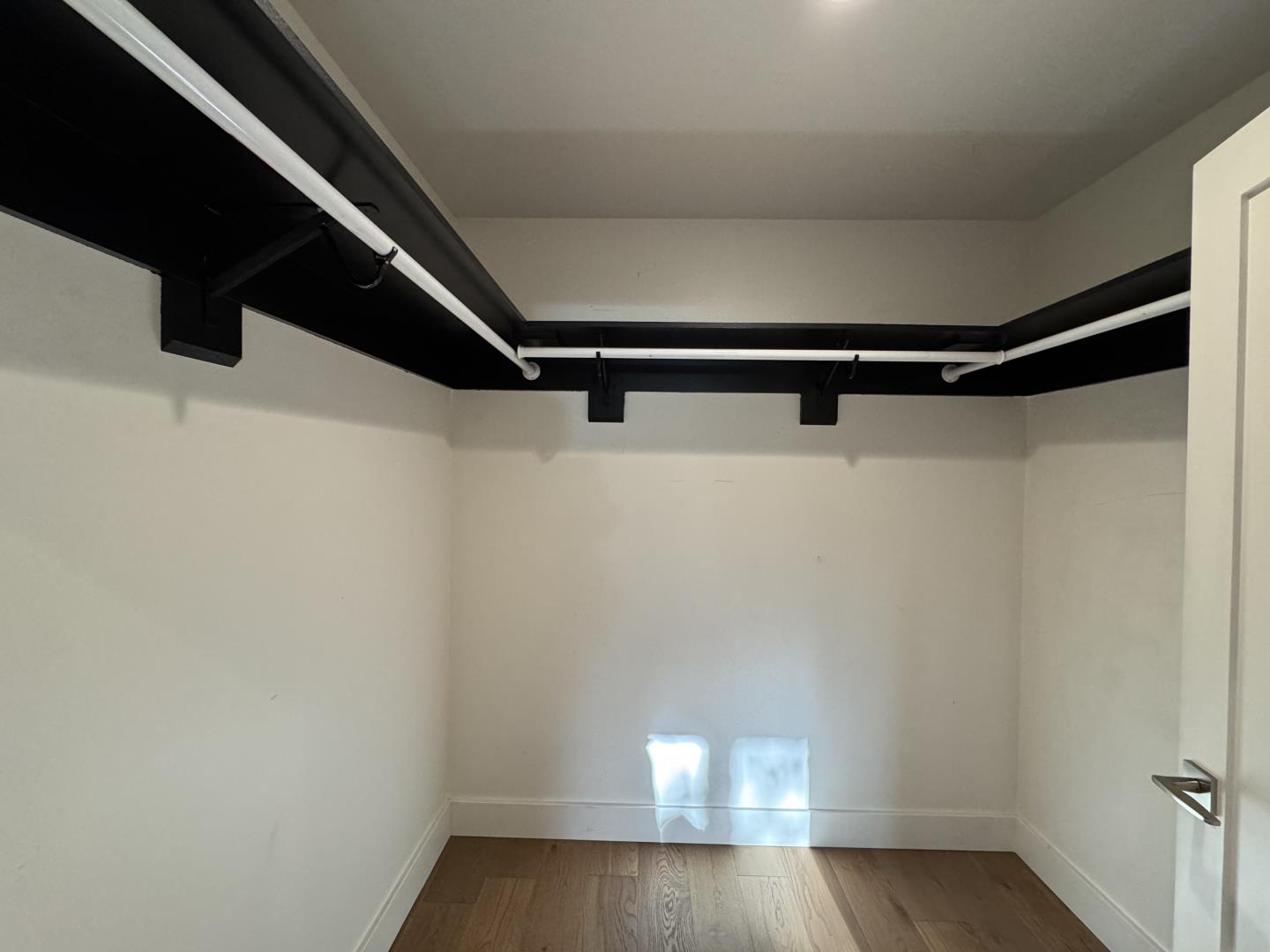 Detail Gallery Image 21 of 35 For 16 Hillview Ave, Redwood City,  CA 94062 - 4 Beds | 3 Baths