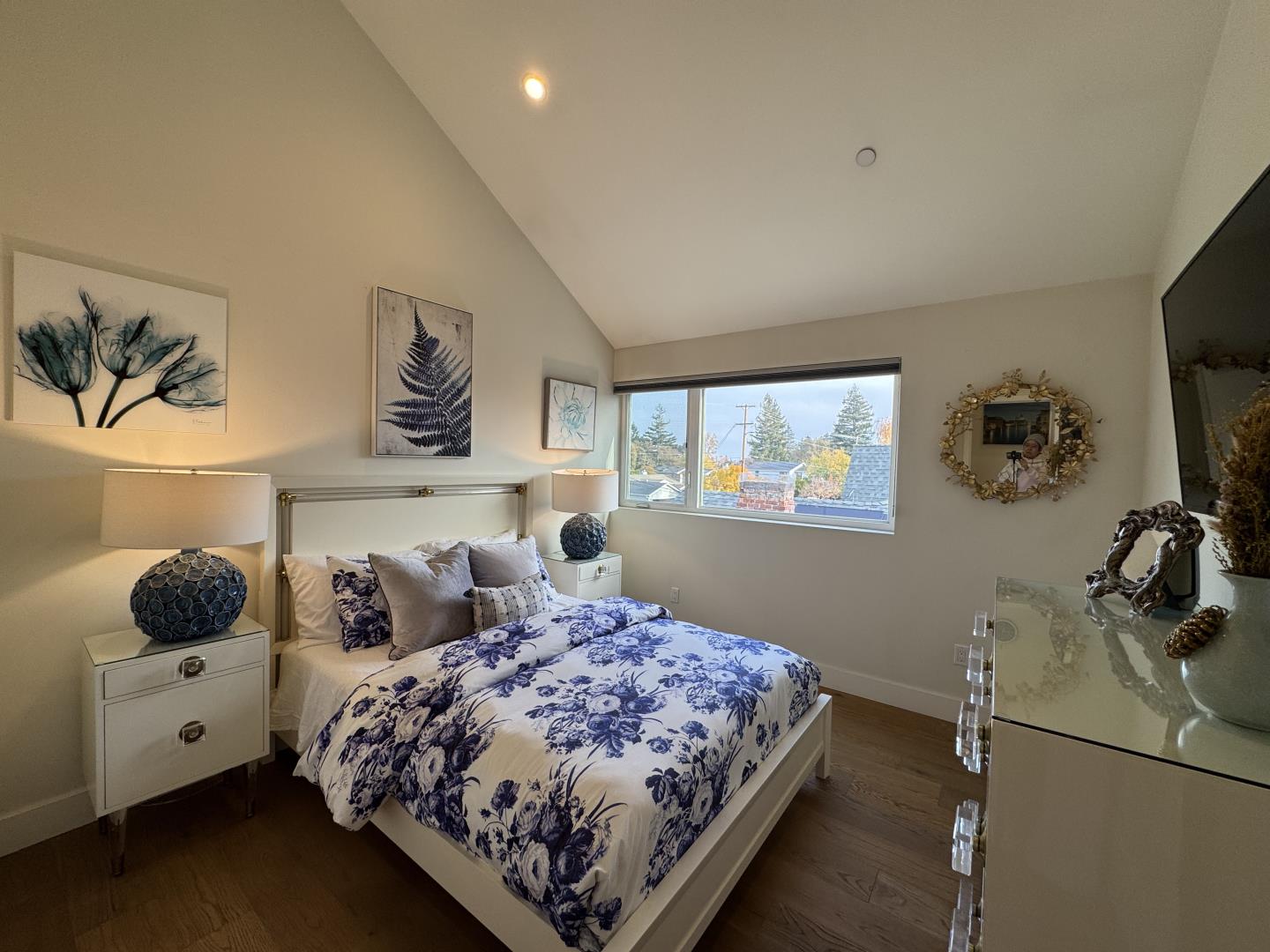 Detail Gallery Image 23 of 35 For 16 Hillview Ave, Redwood City,  CA 94062 - 4 Beds | 3 Baths