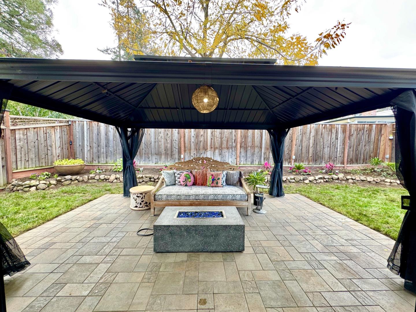 Detail Gallery Image 27 of 35 For 16 Hillview Ave, Redwood City,  CA 94062 - 4 Beds | 3 Baths