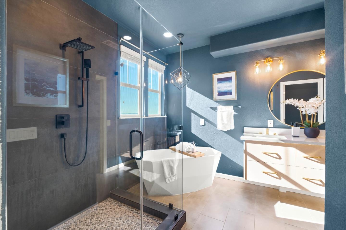 Detail Gallery Image 26 of 49 For 6264 Rocky Point Ct, Oakland,  CA 94605 - 4 Beds | 3 Baths