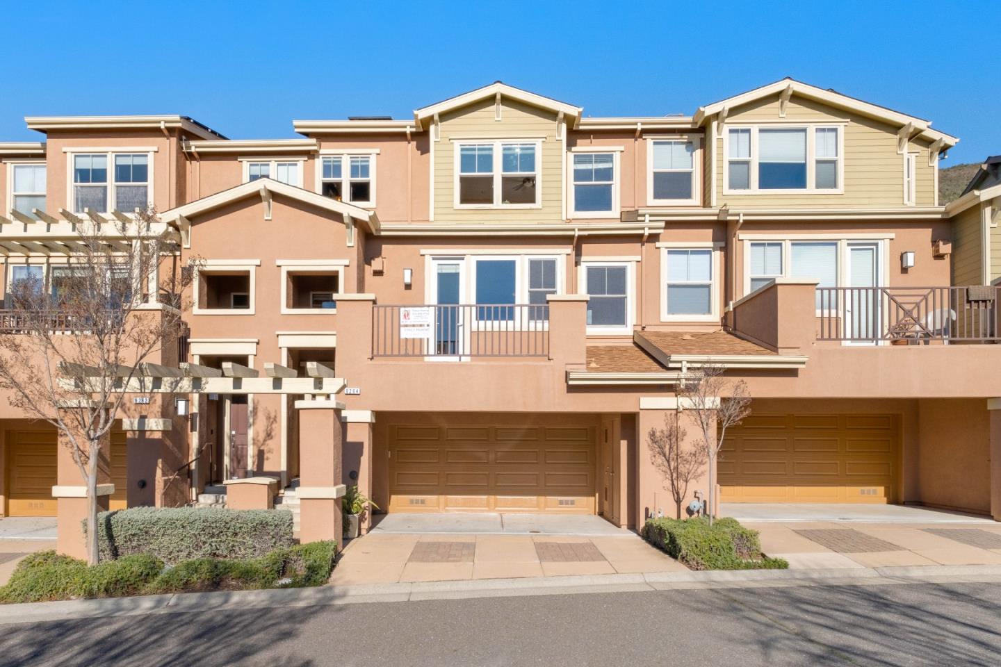 Detail Gallery Image 6 of 49 For 6264 Rocky Point Ct, Oakland,  CA 94605 - 4 Beds | 3 Baths