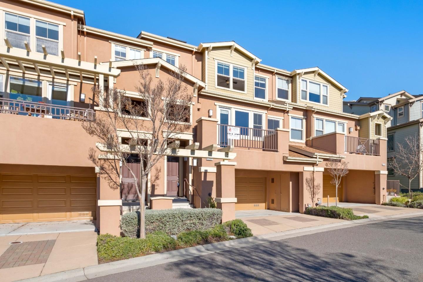 Detail Gallery Image 7 of 49 For 6264 Rocky Point Ct, Oakland,  CA 94605 - 4 Beds | 3 Baths