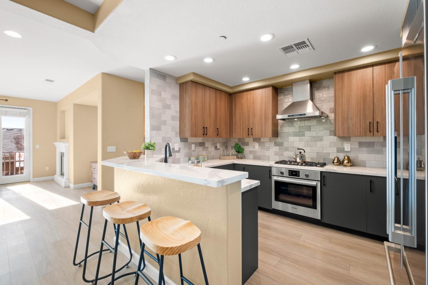 Detail Gallery Image 9 of 49 For 6264 Rocky Point Ct, Oakland,  CA 94605 - 4 Beds | 3 Baths