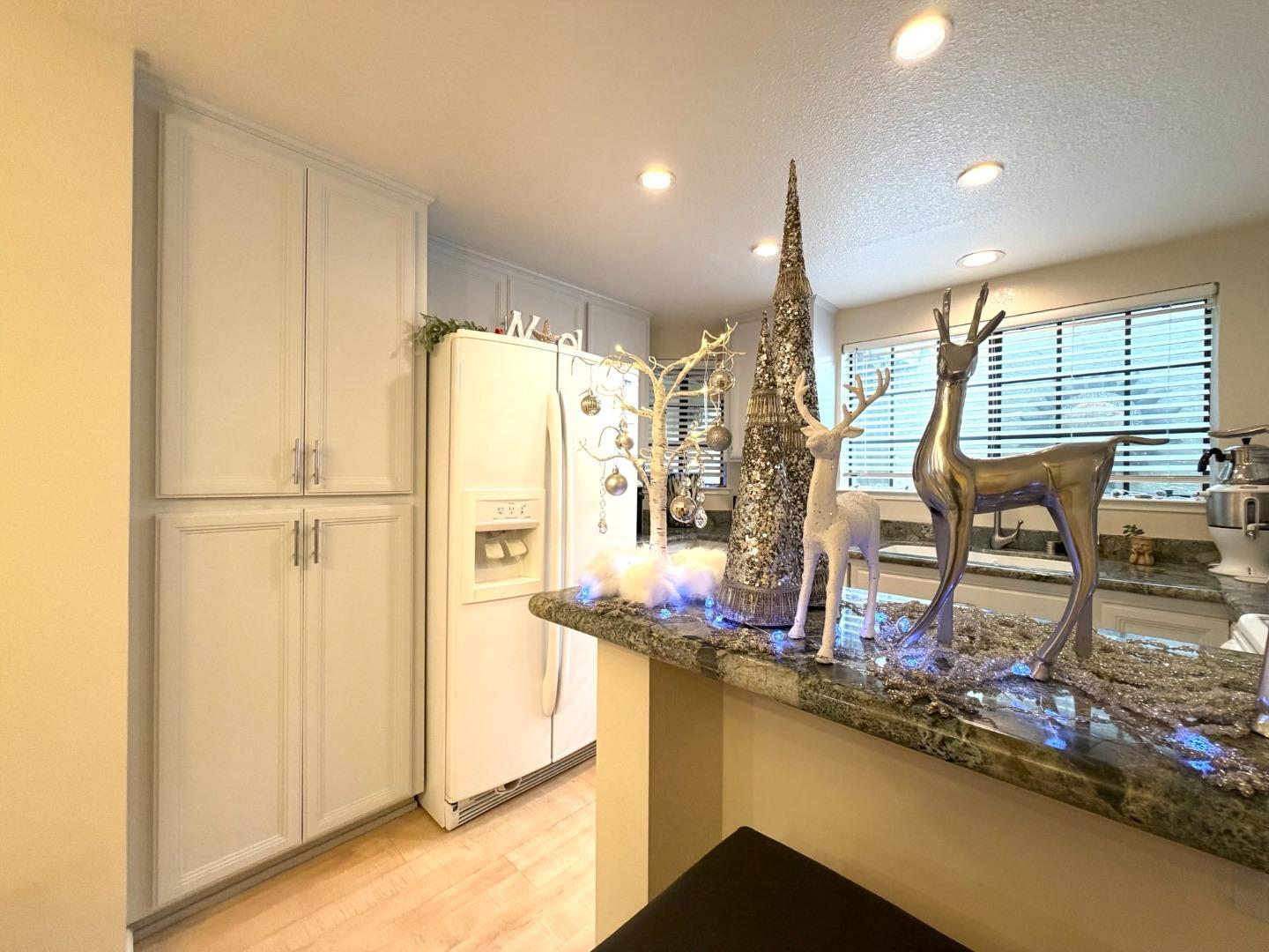 Detail Gallery Image 3 of 27 For 3120 Heather Ridge Dr, San Jose,  CA 95136 - 1 Beds | 1 Baths