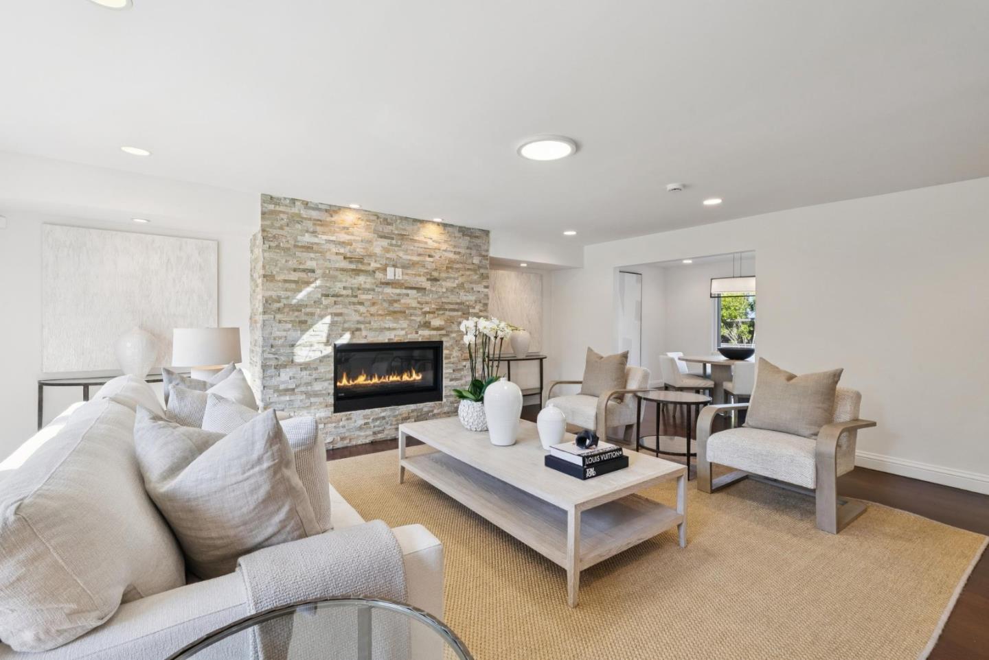 Detail Gallery Image 10 of 78 For 900 Highlands Cir, Los Altos,  CA 94024 - 6 Beds | 3/1 Baths