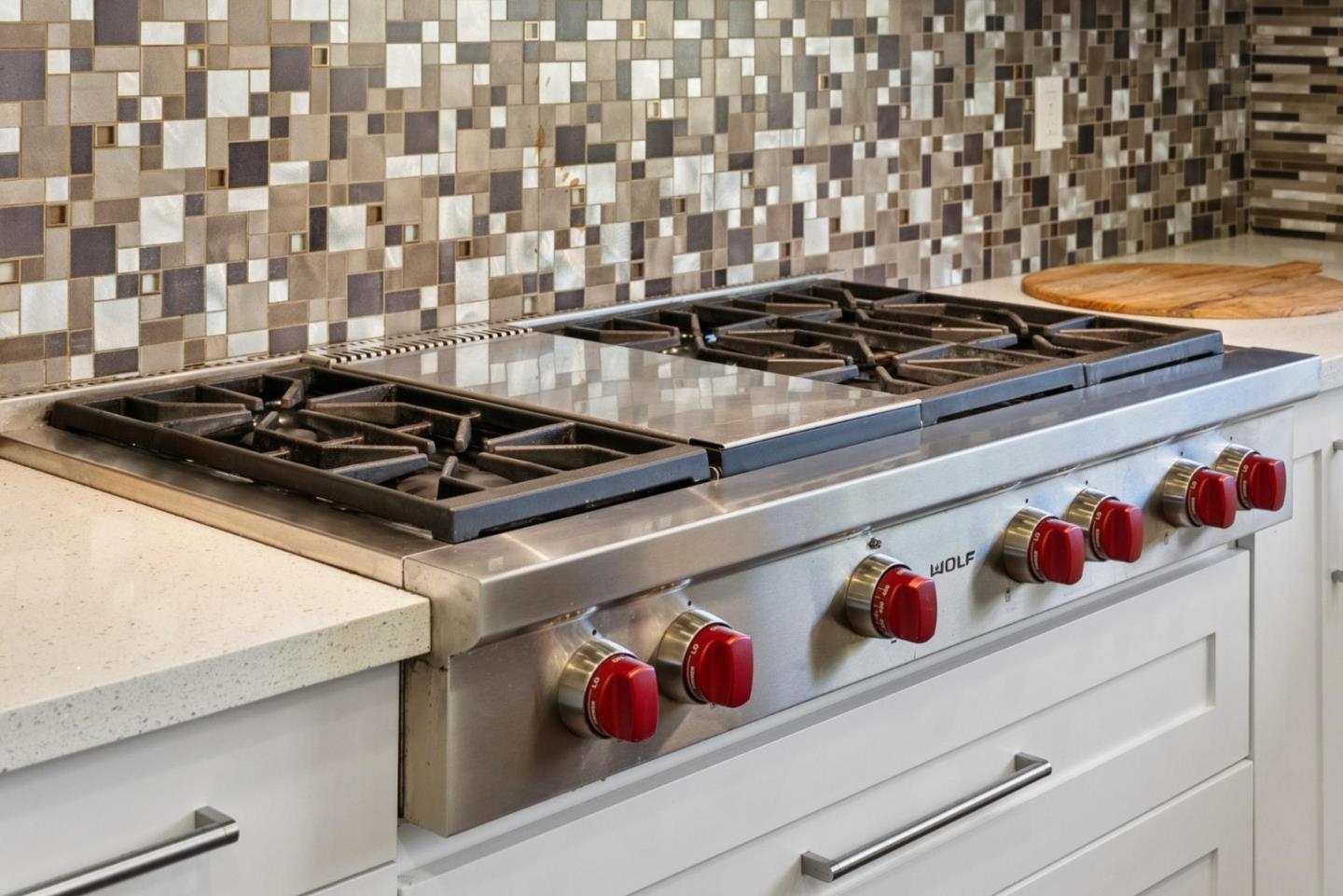 Detail Gallery Image 15 of 78 For 900 Highlands Cir, Los Altos,  CA 94024 - 6 Beds | 3/1 Baths