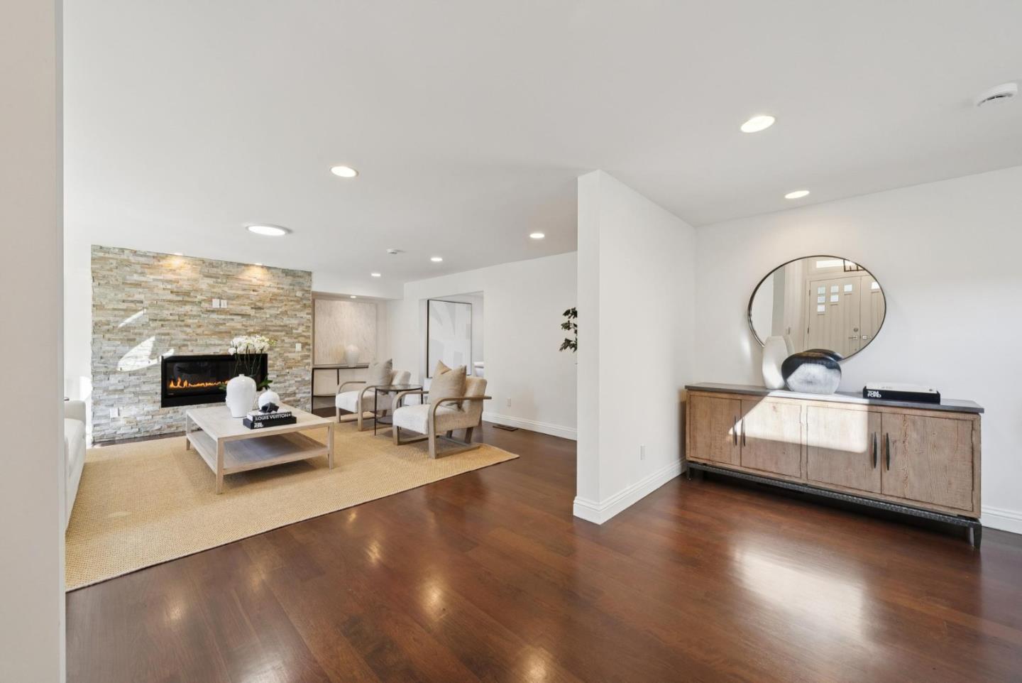 Detail Gallery Image 4 of 78 For 900 Highlands Cir, Los Altos,  CA 94024 - 6 Beds | 3/1 Baths