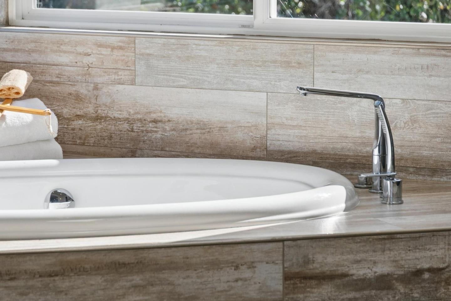 Detail Gallery Image 43 of 78 For 900 Highlands Cir, Los Altos,  CA 94024 - 6 Beds | 3/1 Baths