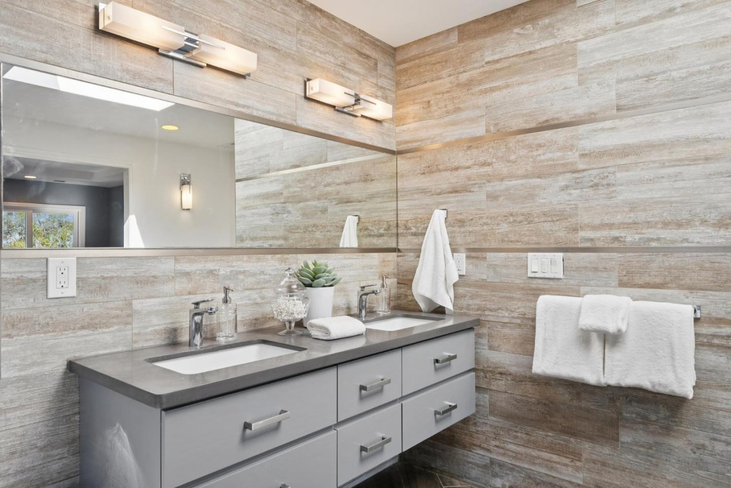 Detail Gallery Image 45 of 78 For 900 Highlands Cir, Los Altos,  CA 94024 - 6 Beds | 3/1 Baths