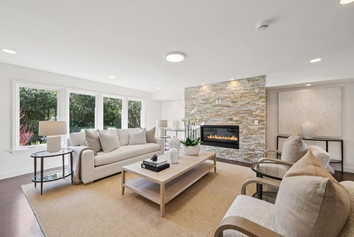 Detail Gallery Image 6 of 78 For 900 Highlands Cir, Los Altos,  CA 94024 - 6 Beds | 3/1 Baths