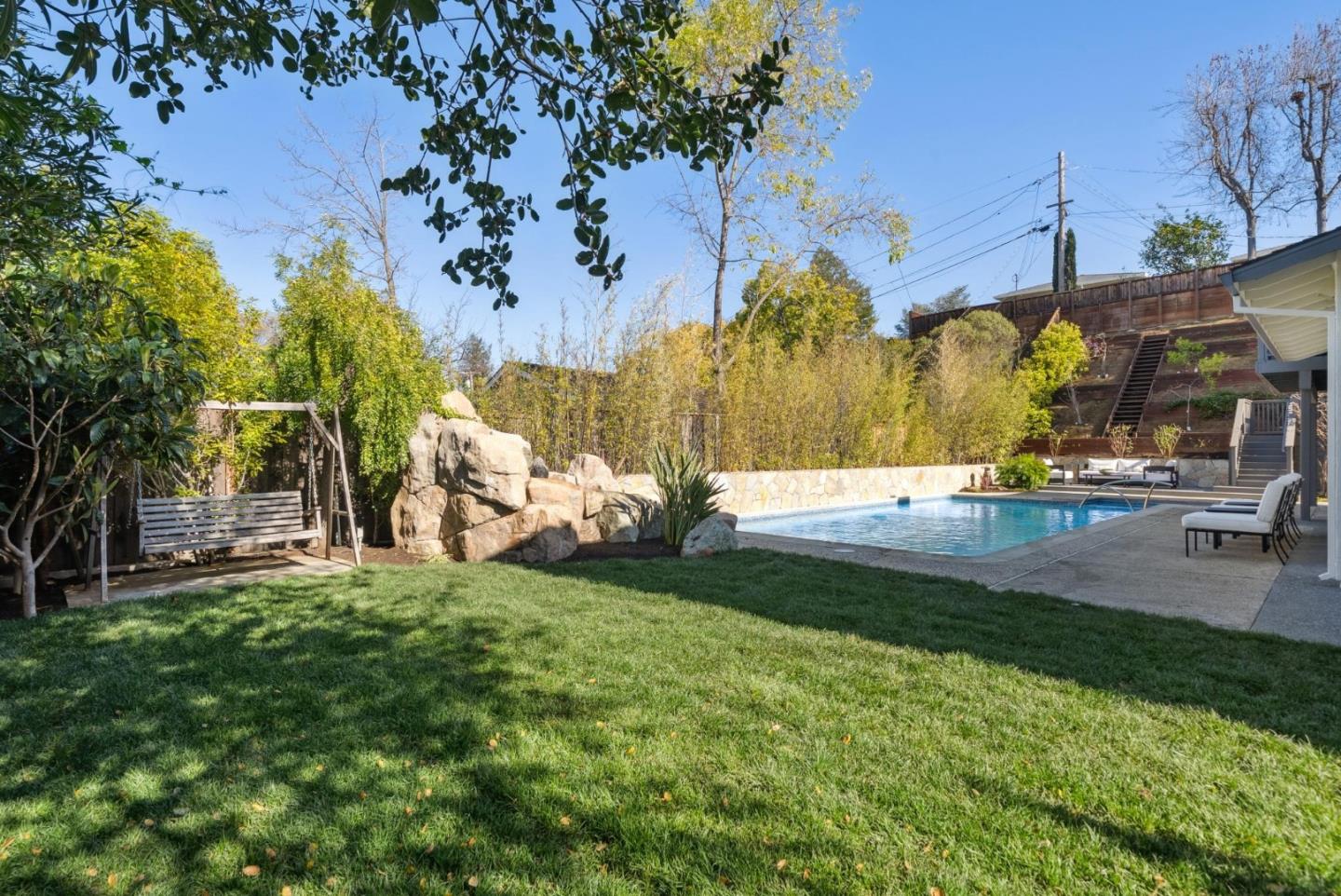 900 Highlands Circle, Los Altos, CA, 94024