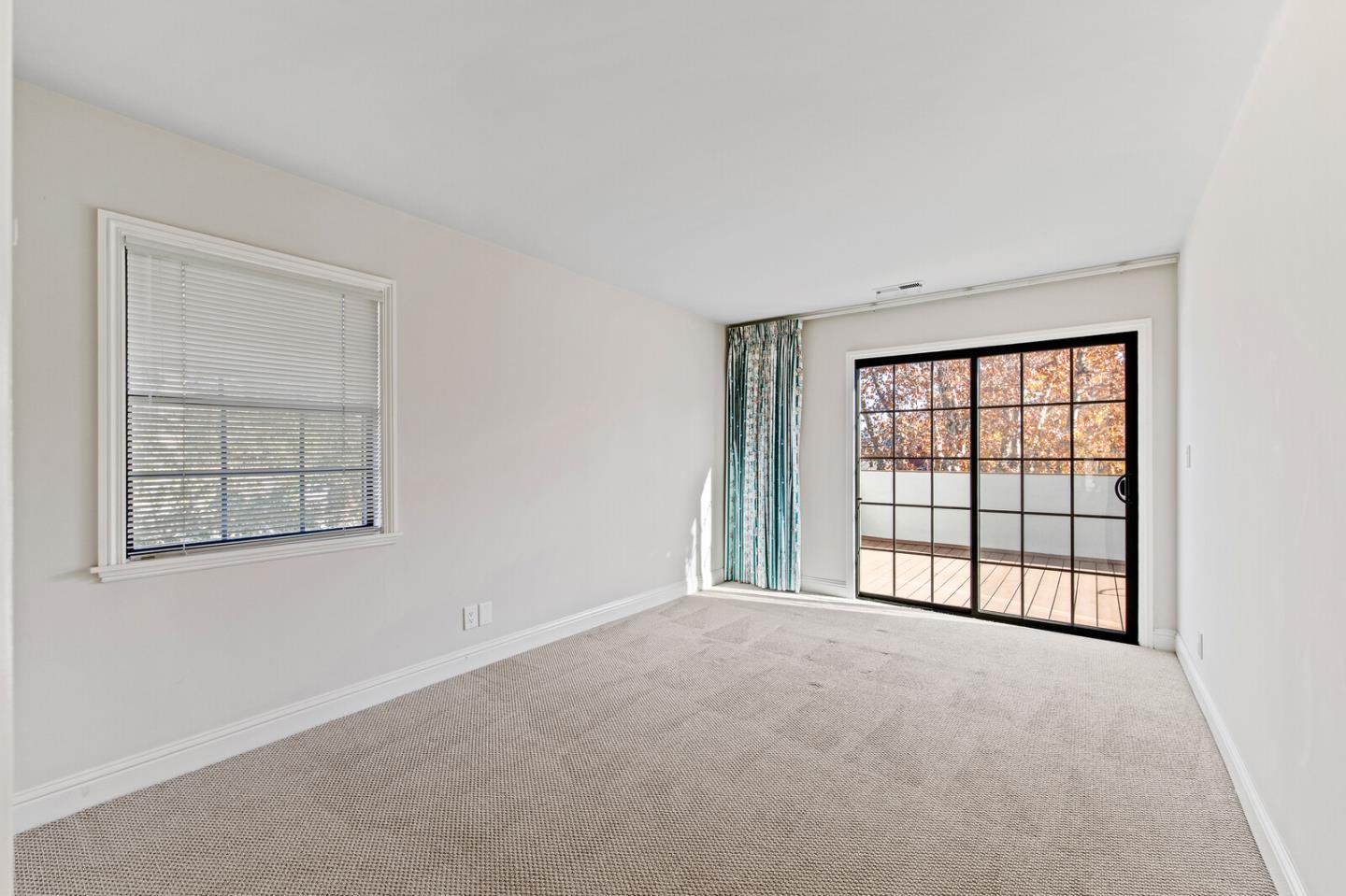 Detail Gallery Image 13 of 18 For 2412 Hillside Dr, Burlingame,  CA 94010 - 4 Beds | 3/1 Baths