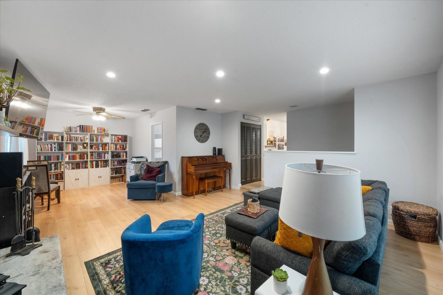 Detail Gallery Image 7 of 34 For 3505 Tamarack Dr, Redding,  CA 96003 - 4 Beds | 2 Baths