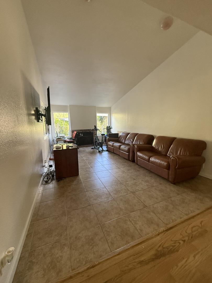 Detail Gallery Image 2 of 10 For 17270 Grand Prix Way, Morgan Hill,  CA 95037 - 3 Beds | 2 Baths