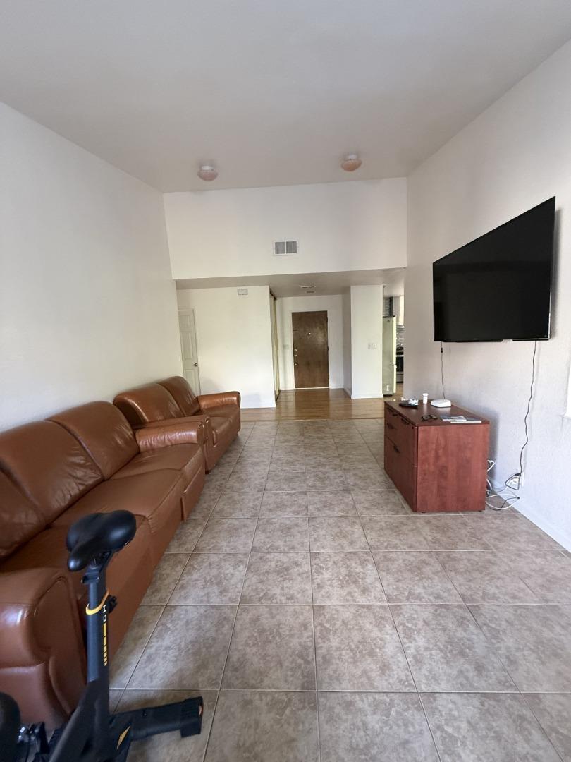 Detail Gallery Image 3 of 10 For 17270 Grand Prix Way, Morgan Hill,  CA 95037 - 3 Beds | 2 Baths