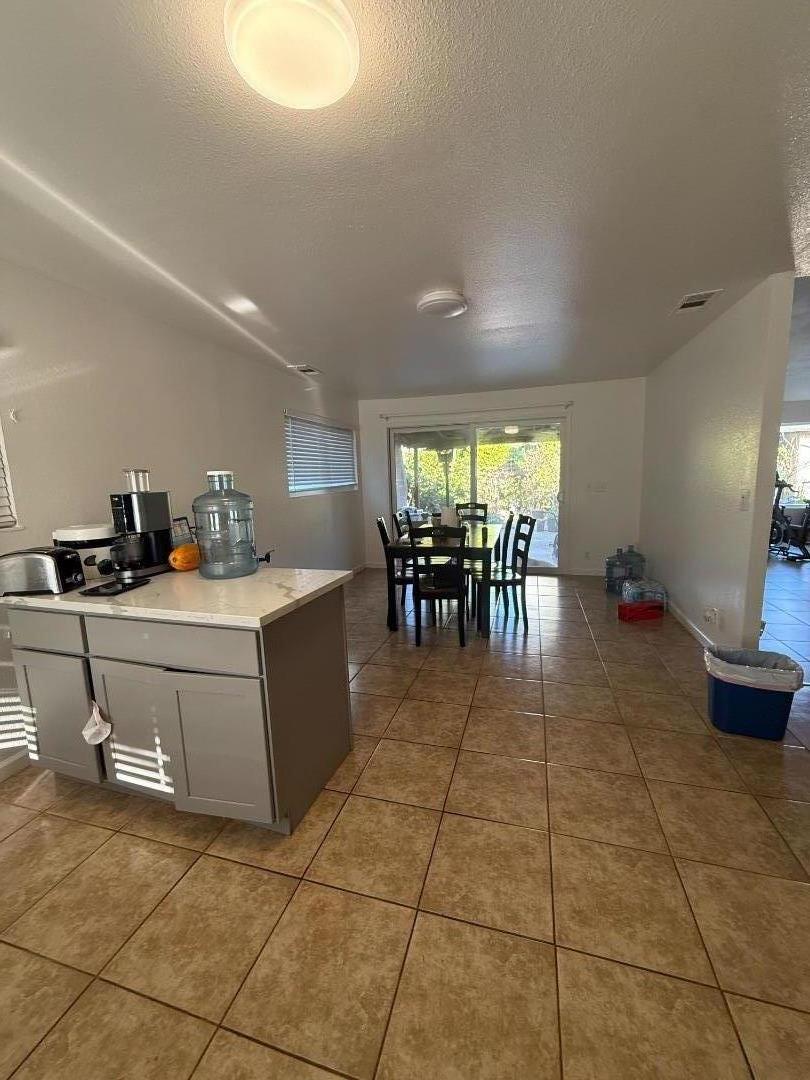 Detail Gallery Image 5 of 10 For 17270 Grand Prix Way, Morgan Hill,  CA 95037 - 3 Beds | 2 Baths