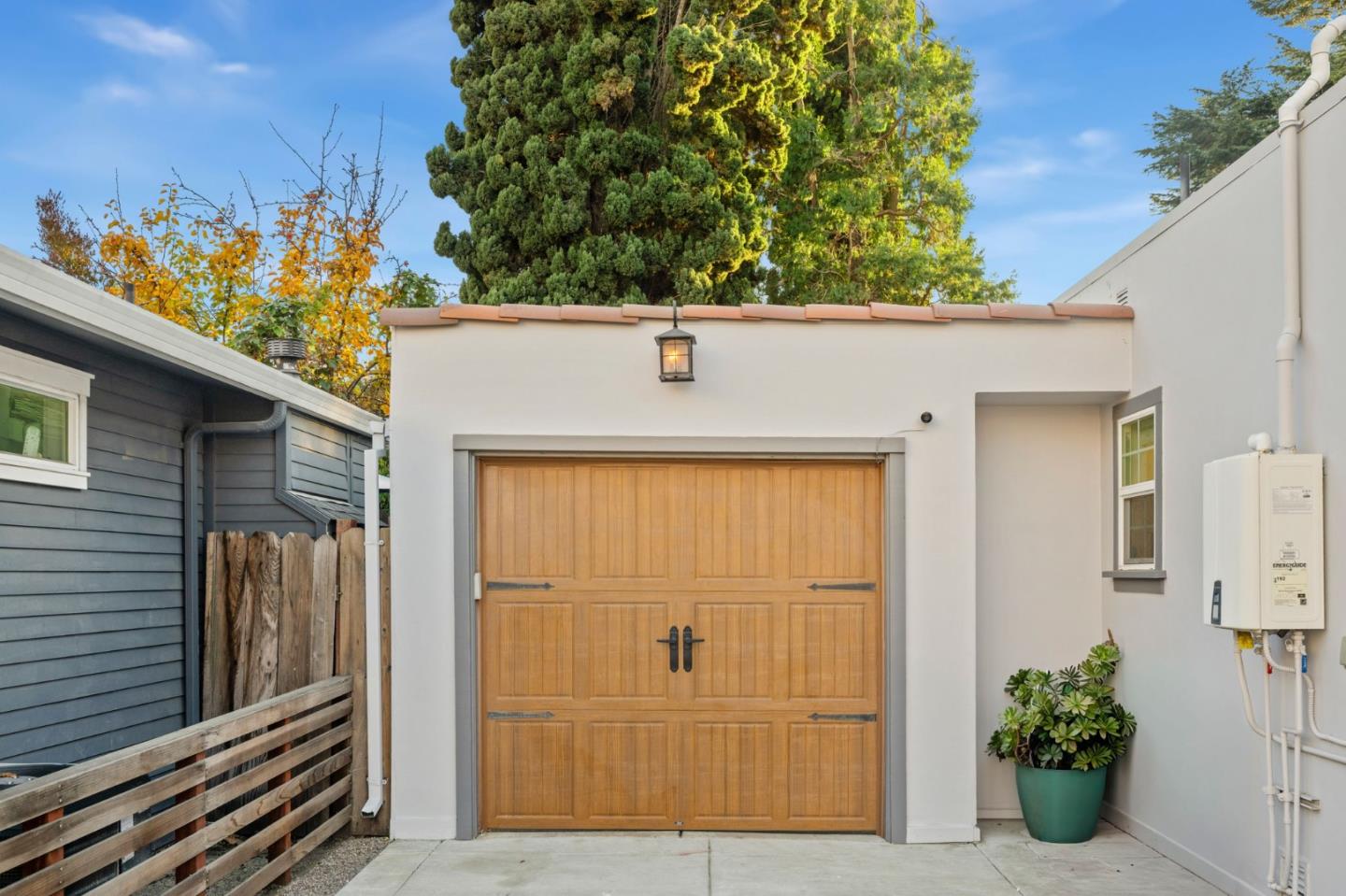 Detail Gallery Image 5 of 33 For 920 W Julian St, San Jose,  CA 95126 - 3 Beds | 1 Baths