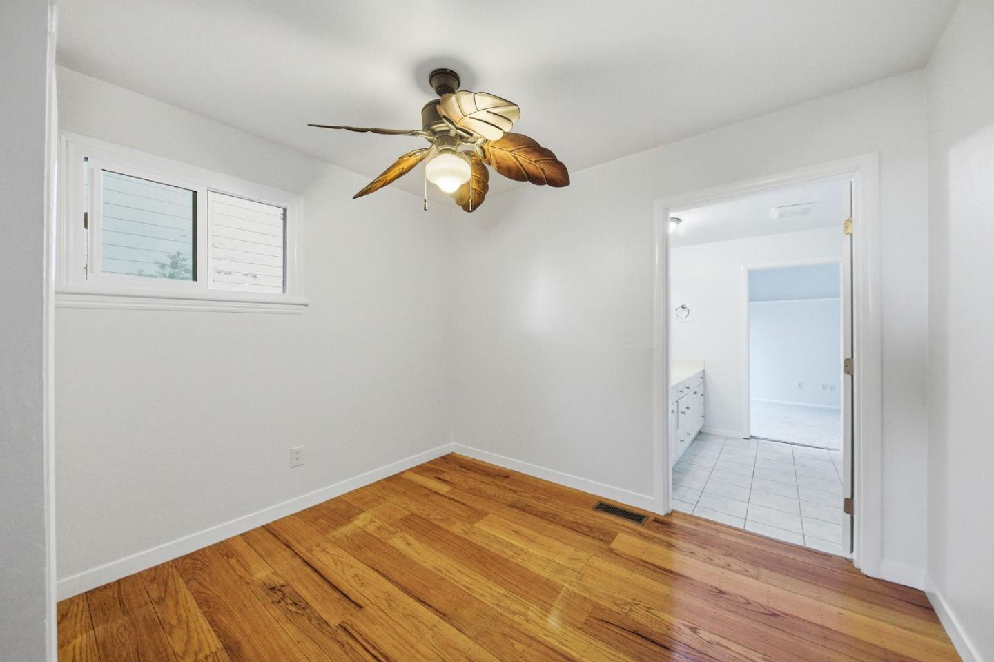 Detail Gallery Image 12 of 18 For 2312 Wooster Ave, Belmont,  CA 94002 - 3 Beds | 2 Baths