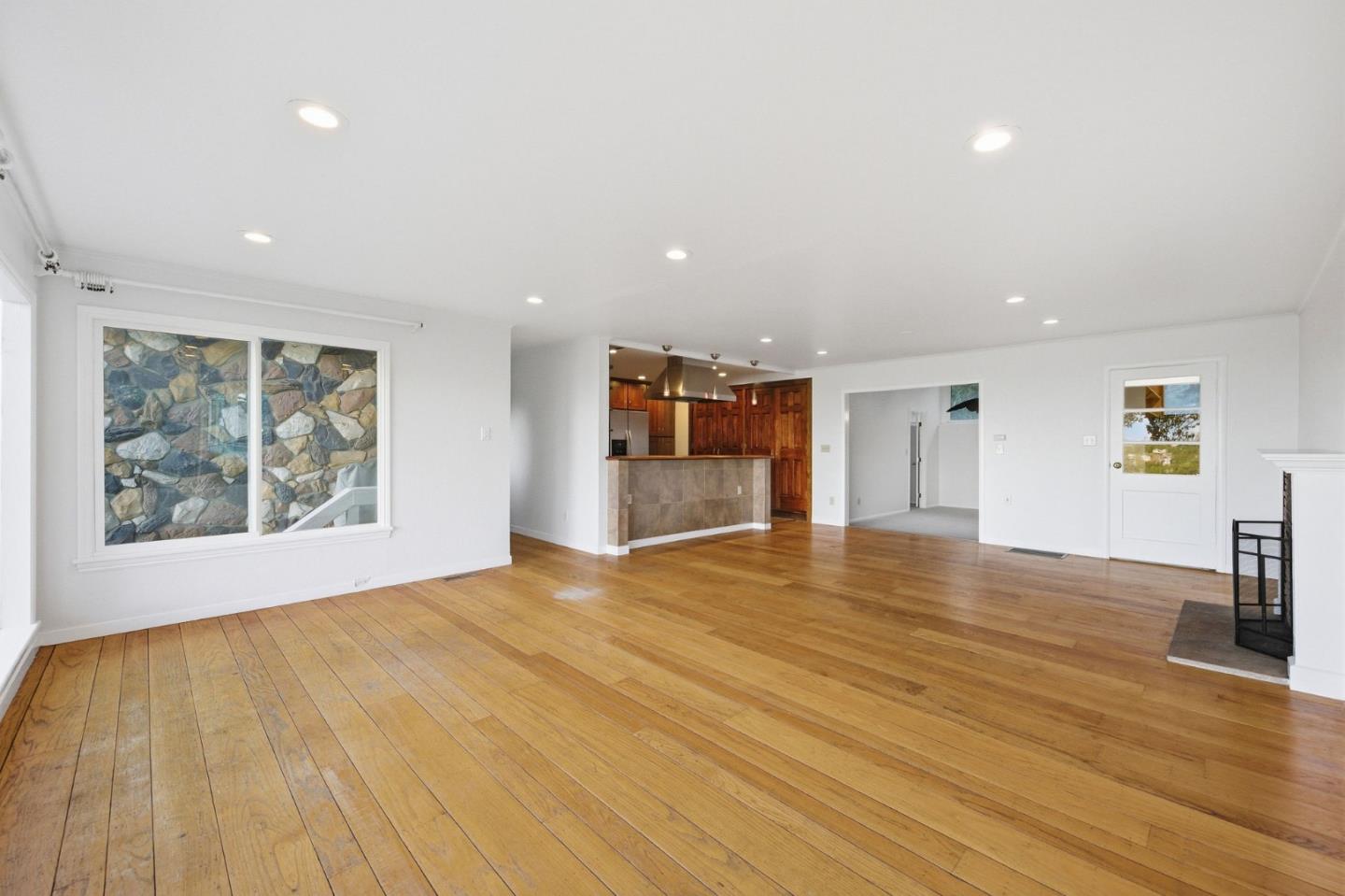 Detail Gallery Image 4 of 18 For 2312 Wooster Ave, Belmont,  CA 94002 - 3 Beds | 2 Baths