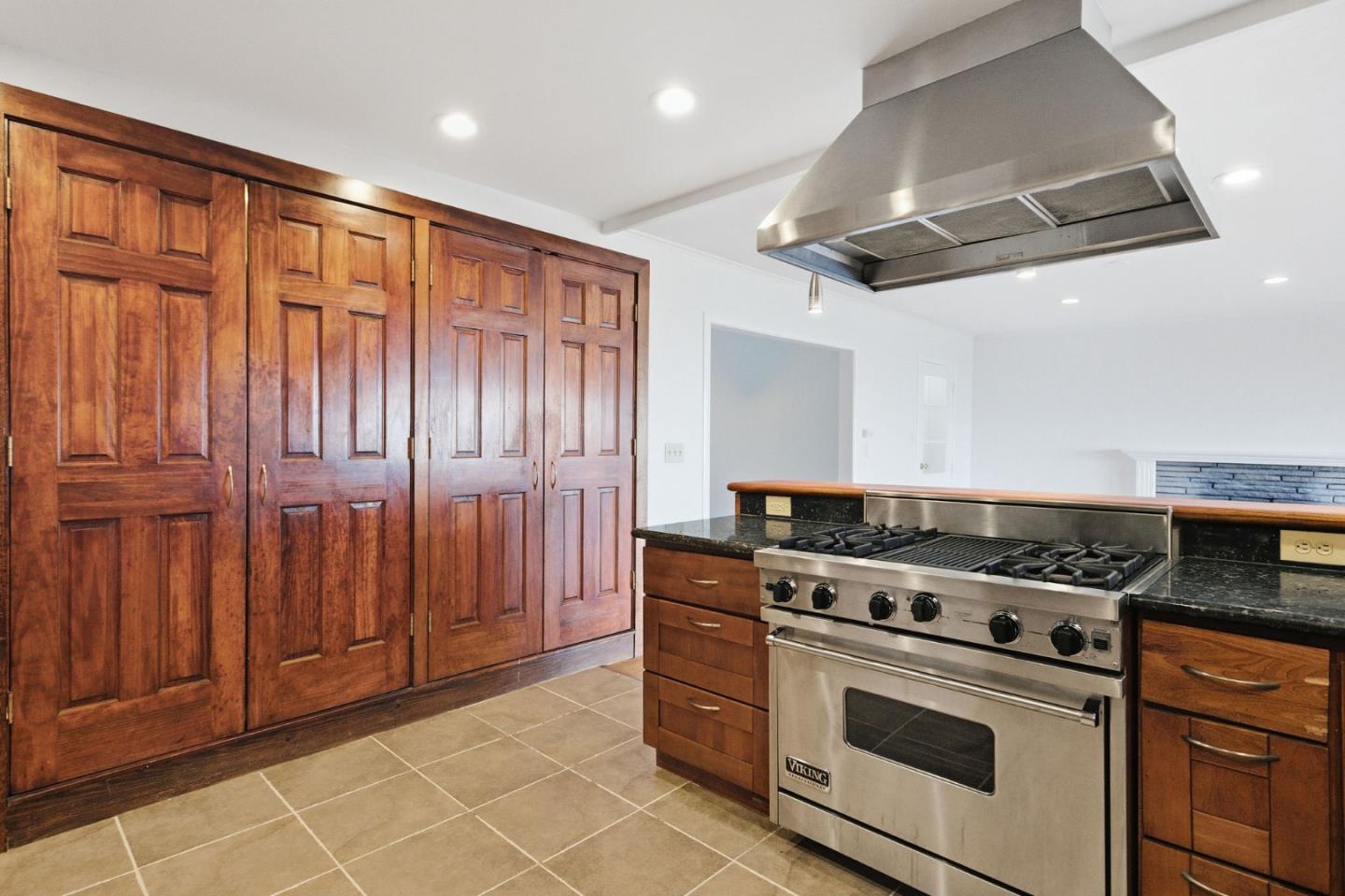 Detail Gallery Image 7 of 18 For 2312 Wooster Ave, Belmont,  CA 94002 - 3 Beds | 2 Baths