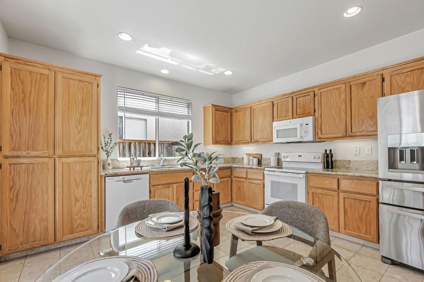 Detail Gallery Image 13 of 55 For 2213 Wigeon Ct, San Leandro,  CA 94579 - 3 Beds | 2/1 Baths