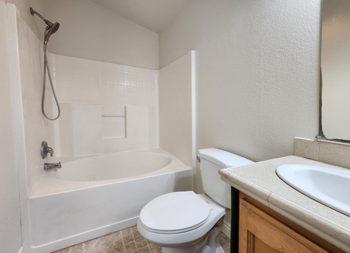 Detail Gallery Image 10 of 11 For 555 Umbarger Rd #134,  San Jose,  CA 95111 - 3 Beds | 2 Baths